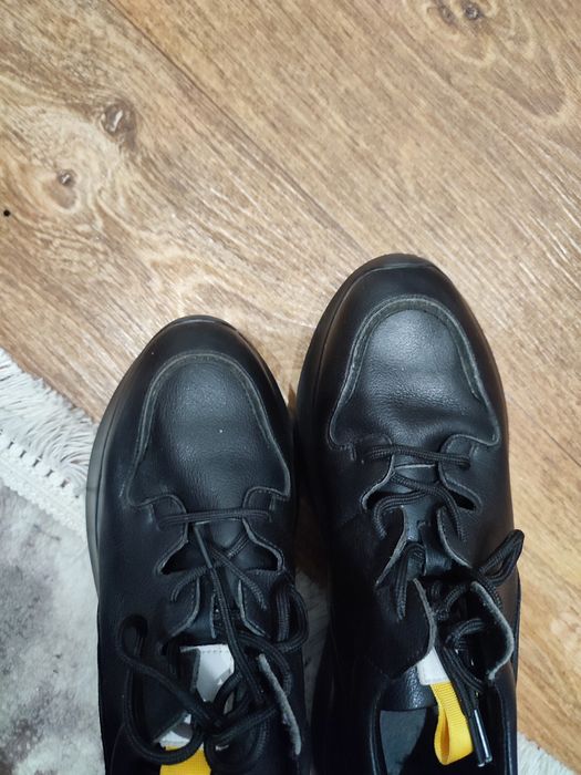 Кросівки на 24,5