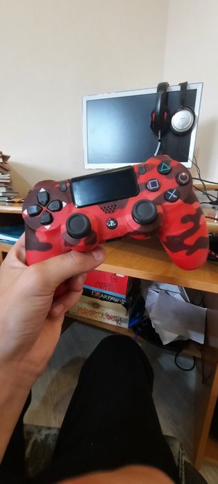 Продаю Playstation4 slim