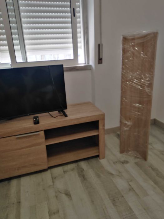 Estante de sala e Um aparadador