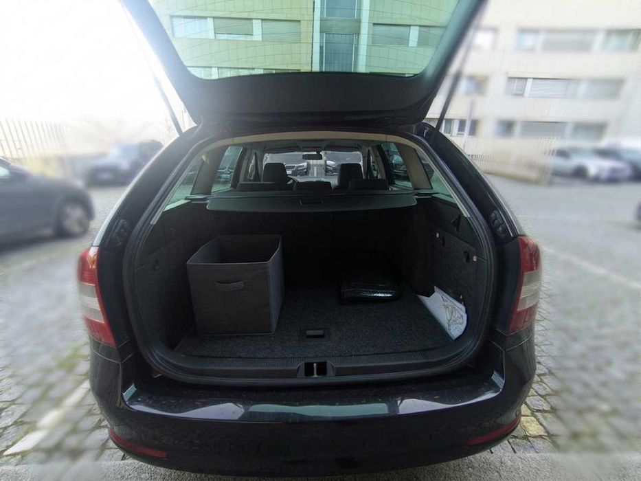 Skoda Octavia Break 1.6 TDI – Económica +Android auto/CarPlay + bem Estimada