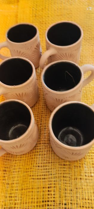 Conjunto de canecas, chávenas e pires em cerâmico para pintar