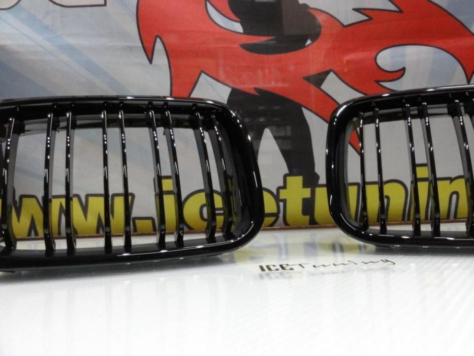 Grelha frontal em preto piano brilhante para BMW E46 98-01 M4 look / dupla lamina em plástico ABS