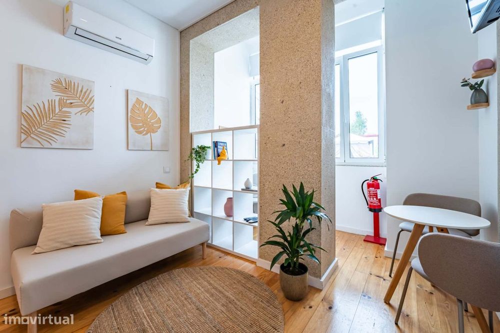 Complete studio in Bonfim, with working area
