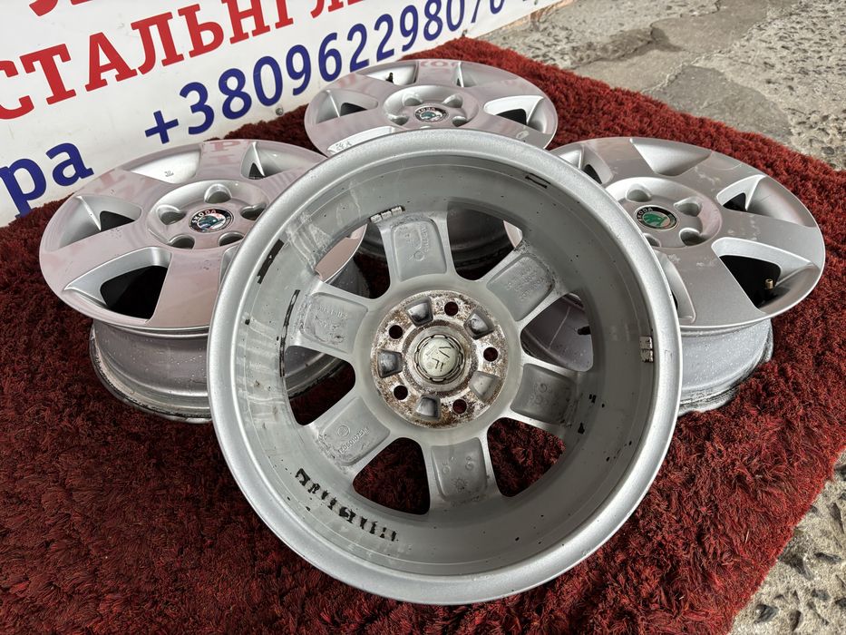 Original Skoda Octavia Volkswagen Golf Passat Seat R15 5x112