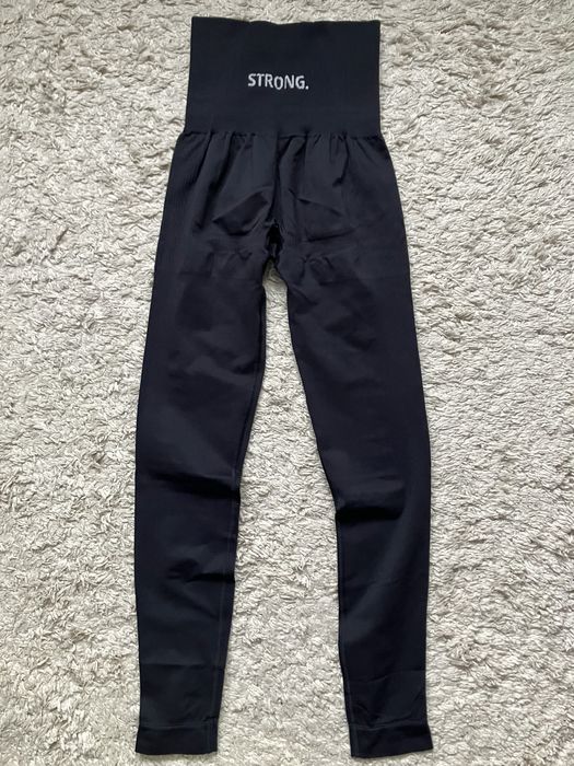 Nowe modelujące legginsy bezszwowe black push up strong point XS/S