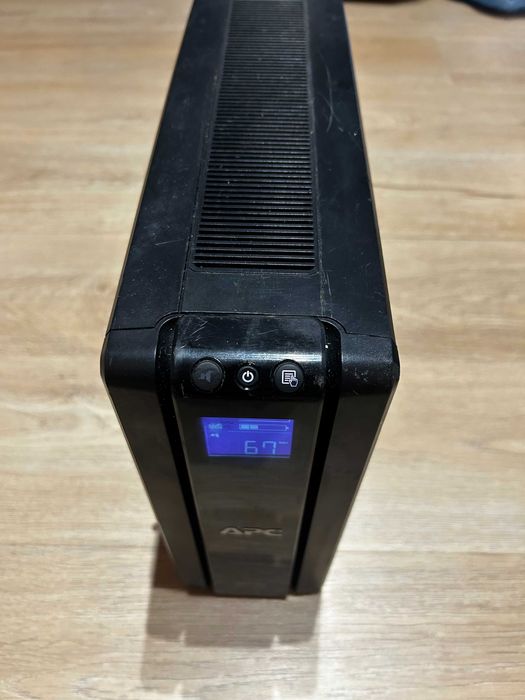 APC Back-UPS Pro 1500 (1500VA/865W, 6xPL, AVR, LCD)