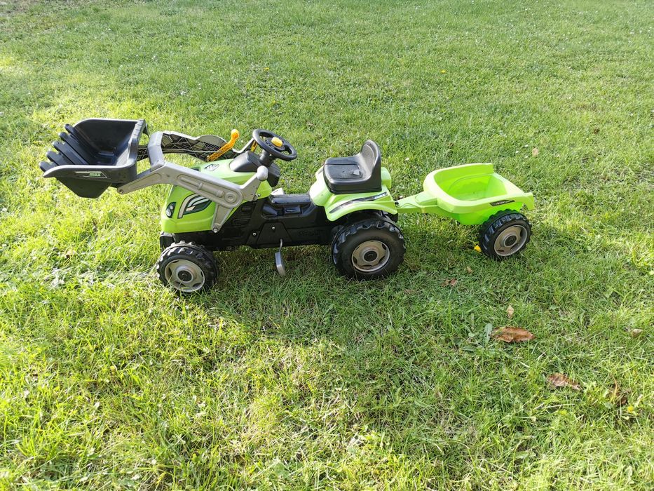 Traktor na pedały dla dzieci