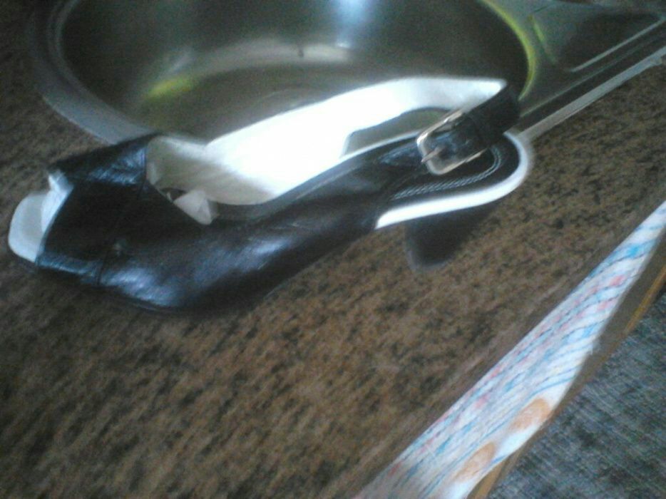 Sandálias Pretas 38 em Pele e Socas Loft 36