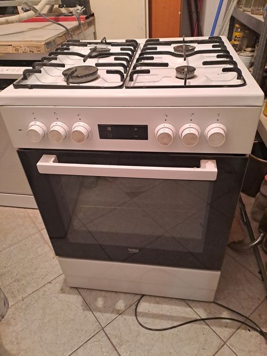 Kuchenka gazowo elektryczna 60cm