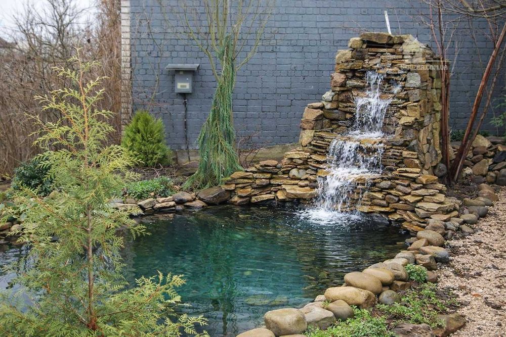 Дом 450 кв. До 35 человек. Сауна, беседка, теннис, генератор, бассейн.