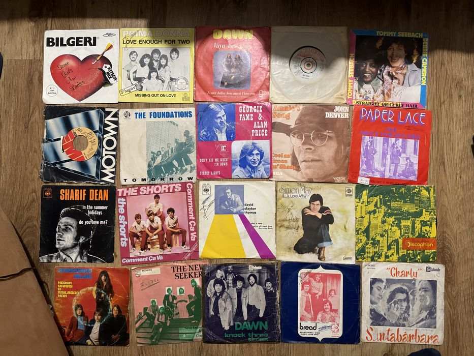 Lote 100 discos de vinil 45 RpM