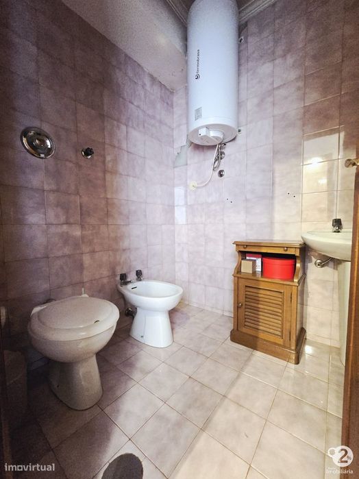 Apartamento T2 com terraço em Santa Marinha ( Vila Nova de Gaia )
