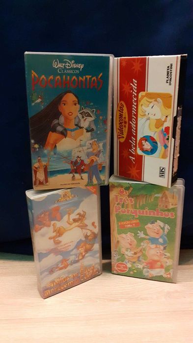 Vários dvds e cassetes vhs (34 filmes clássicos)