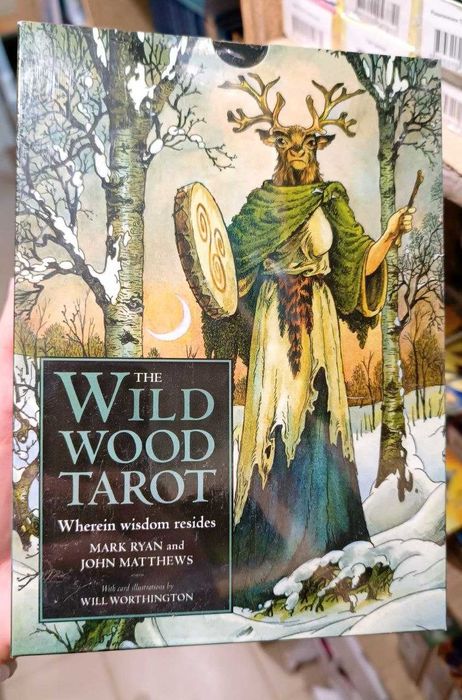 Набор The Wild Wood Tarot (книга+колода карт)