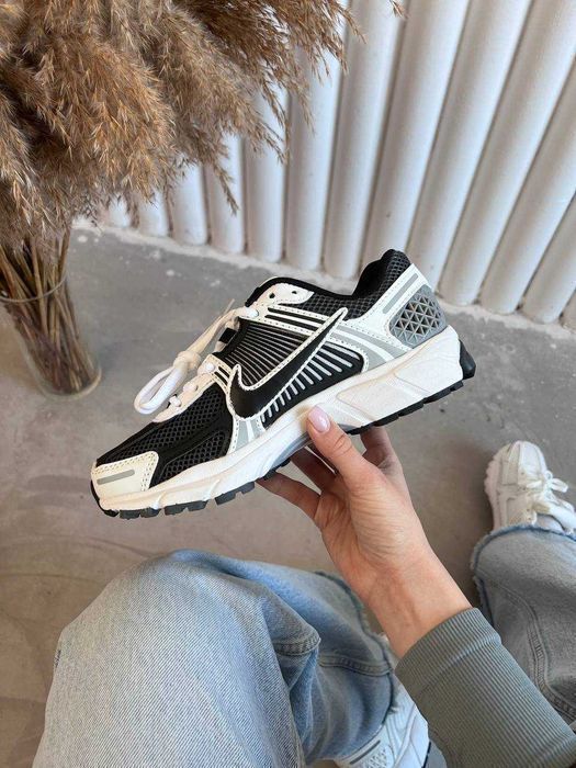 Кроссовки Nike Vomero 5 Classic  Оригинал женские новые