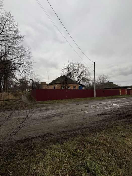 Продам дом карлівка