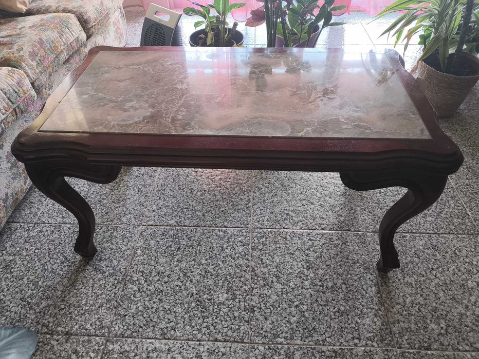 Mesa de Centro Tampo em Pedra