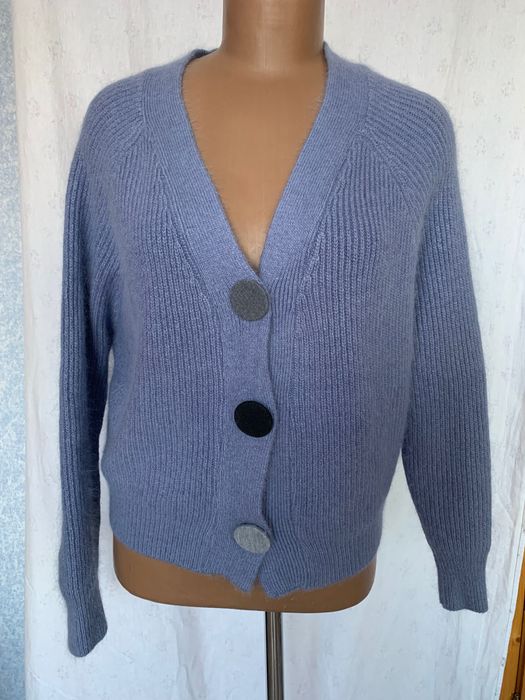 Вовняний жіночий кардиган пильно-бузкового кольору.Підійде на  XL.