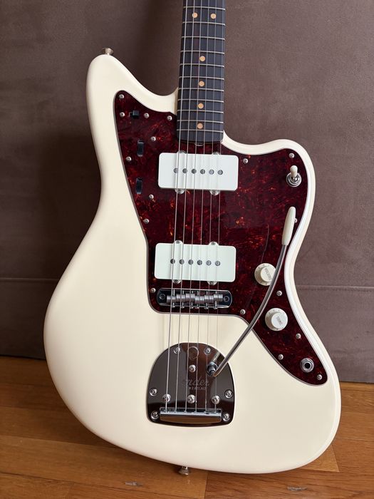 Fender Jazzmaster Vintera III (Guitarra Elétrica)