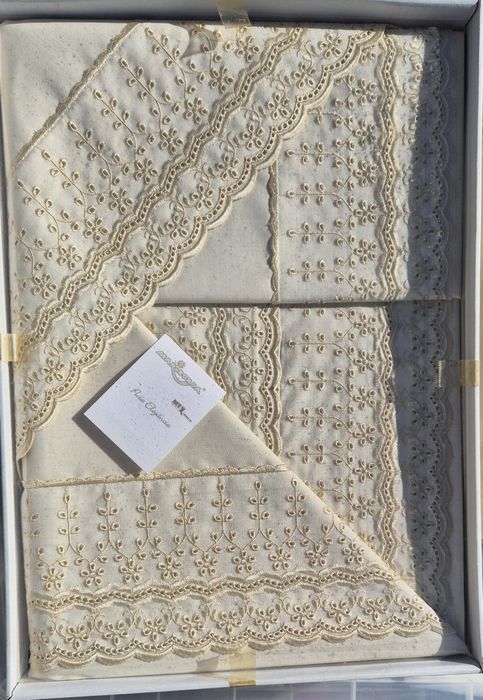 Jogo de cama bordado