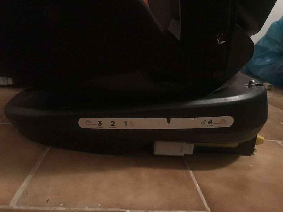 Sprzedam foteliki samochodowe