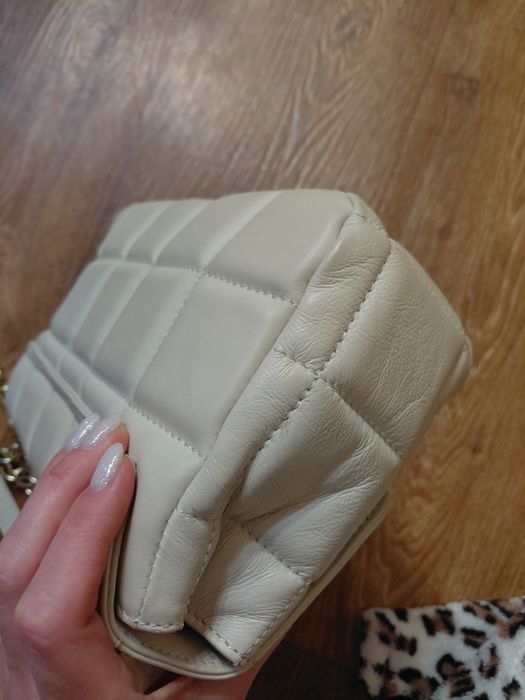 Молочная,белая  Сумка estro натуральная пожа