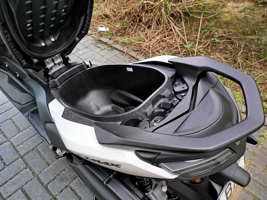 Yamaha Nmax 125 de 2025 só 900kms