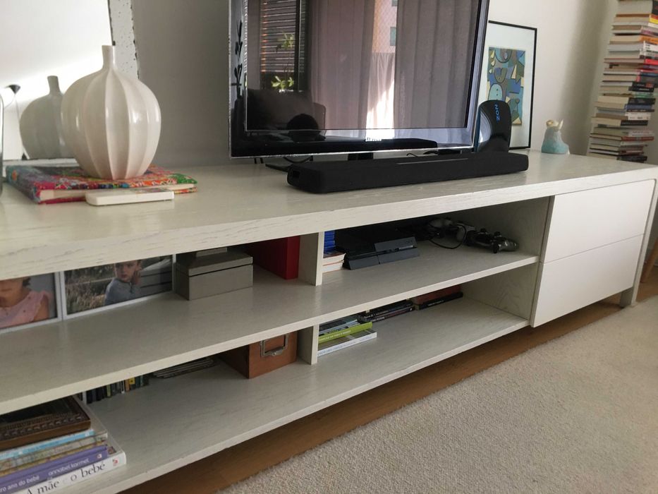 Móvel TV em madeira lacada