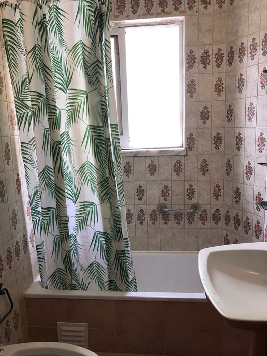 Quarto para Casal – Entrada Imediata. Setúbal (Bairro do Liceu)