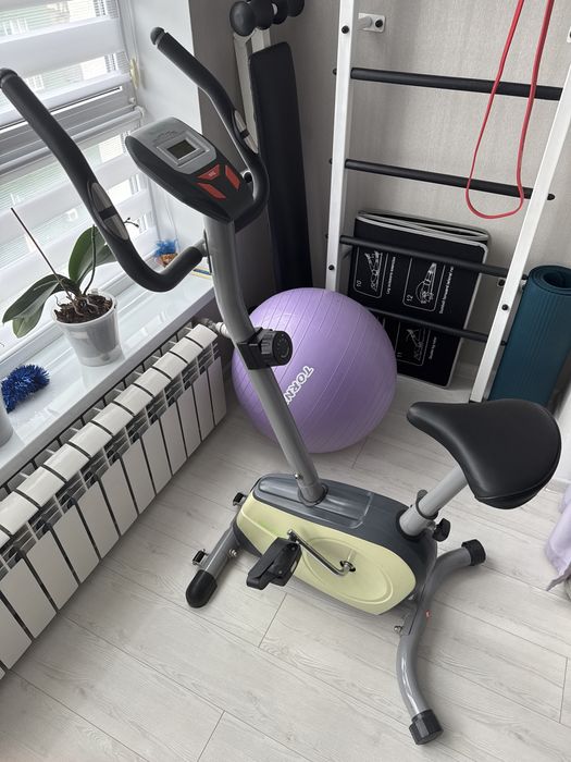 Велотренажер HouseFit