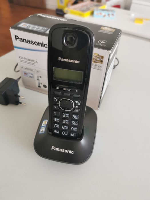 Радіотелефон DECT Panasonic KX-TG1611UAR Black