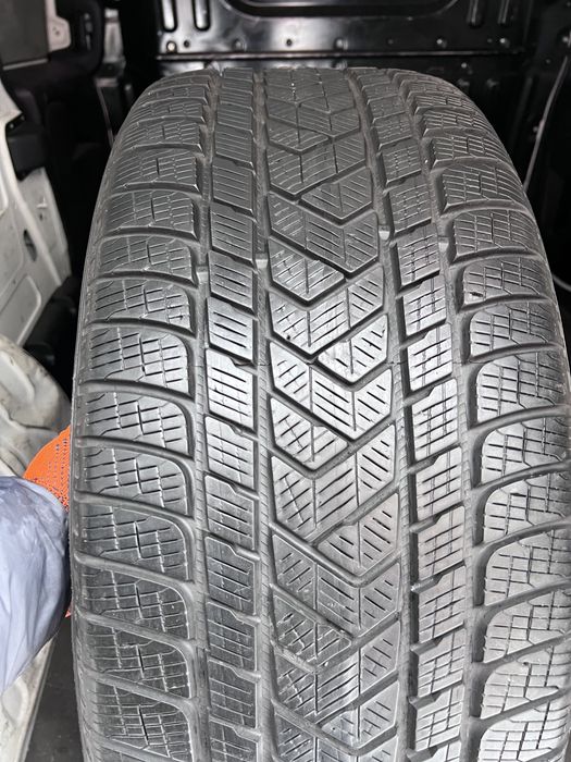 275/50/20 Pirelli Scorpion Winter 275/50 R20 113V