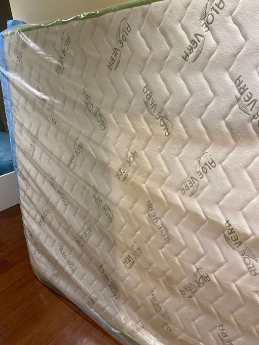 Colchão em visco elástico64585878072834120