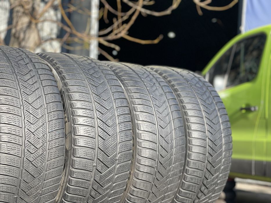 Шини Зимові 4шт 245/45 R18 Pirelli Sottozero 3