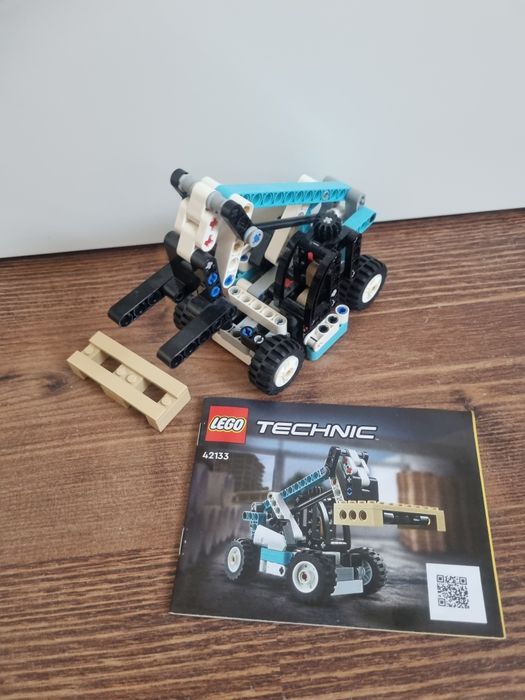 Lego Technic 42133 Ładowarka