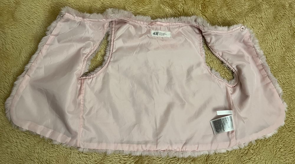 Futerkowa kamizelka H&M 122 cm.