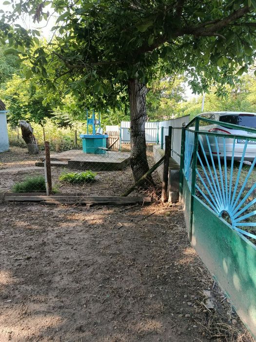 Продам 2 будинки + земельна діляка, Вінницька обл., с. Козлів