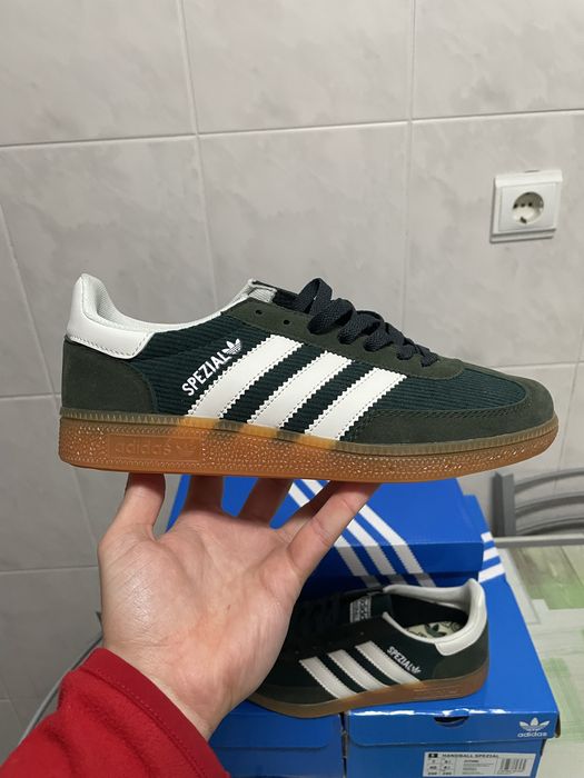 Adidas Spezial novas