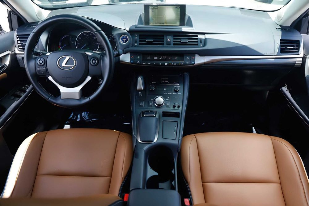 Lexus CT 200h      2017