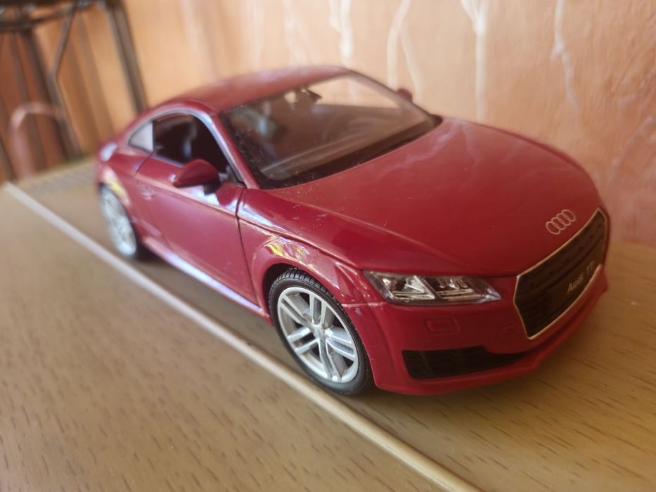 Model Audi TT 8S, 1/24, Welly