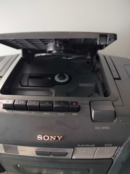 Sony CFD Radiomagnetofon z CD