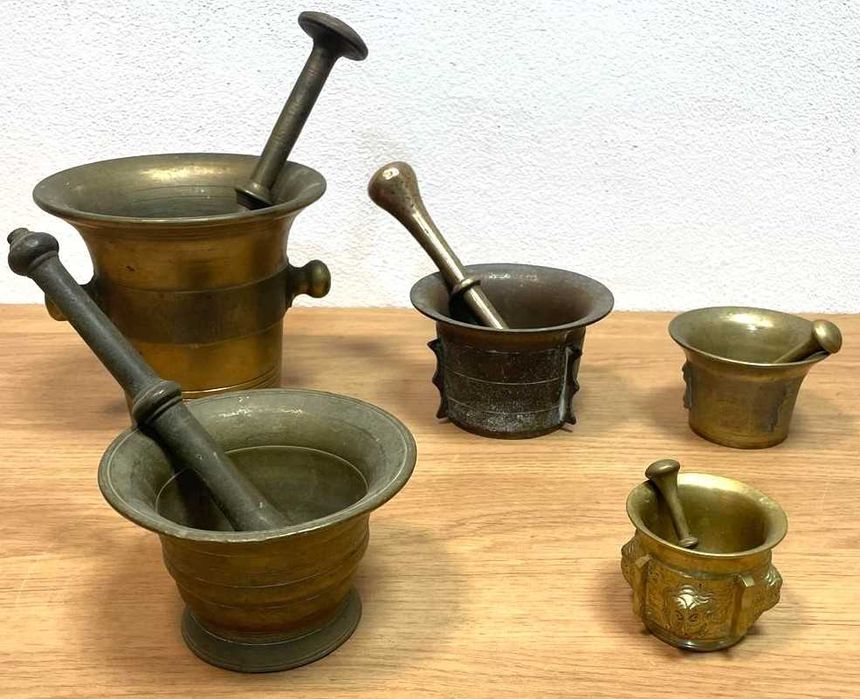 almofarizes e pilões de latão, colecionáveis ou antiguidades,