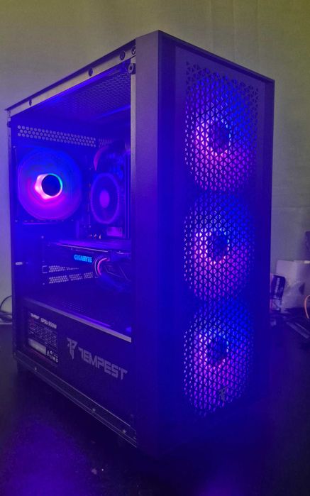 PC Gamer i7 7700 4.2Ghz | 16Gb DDR4 | GTX 1070 8GB | NVME+HDD | Win 11 | ARGB | TPM 2.0