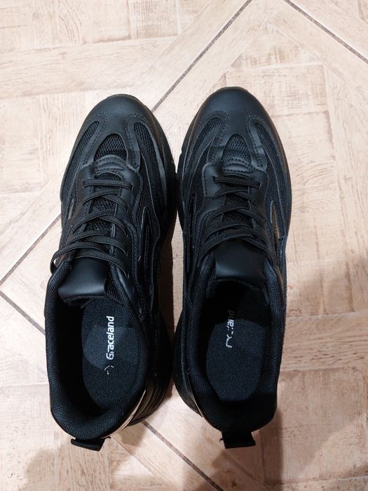 Czarne adidasy Graceland