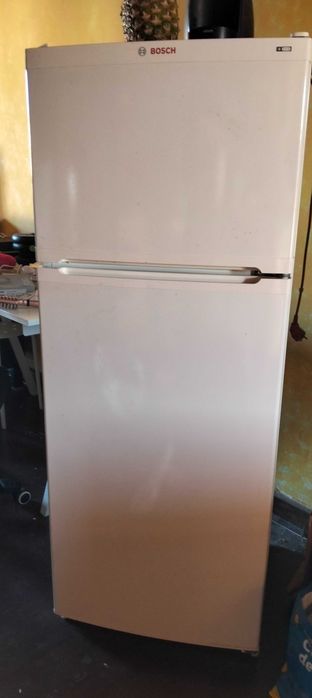 Frigorifico combinado Bosch KDV24V00IE - 222L