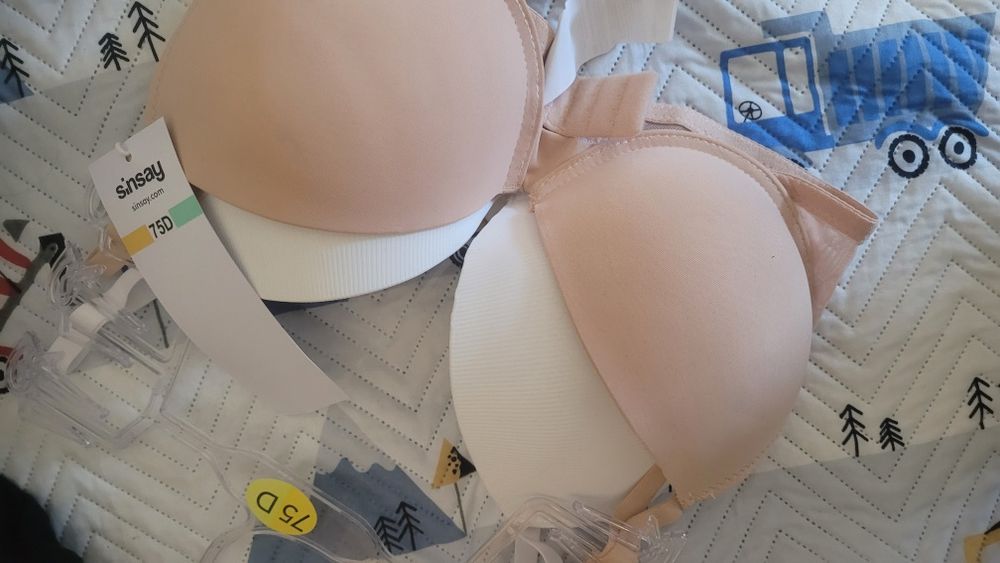 Staniki push up nowe sinsay 75 D