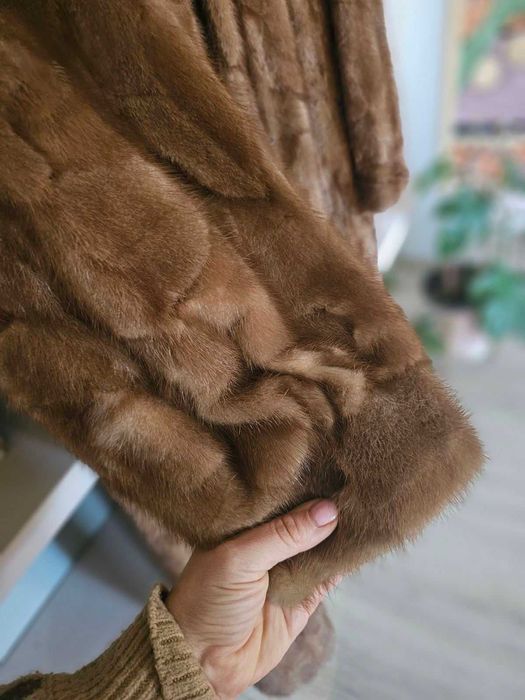 Futro z norek, SAGA MINK