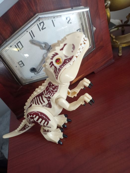 Dinozaur składany z klocków