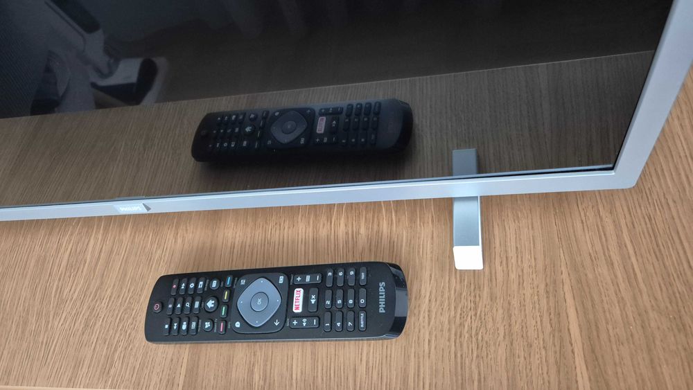 Telewizor Philips 32PFS5823/12 - 32" - Full HD - Smart TV