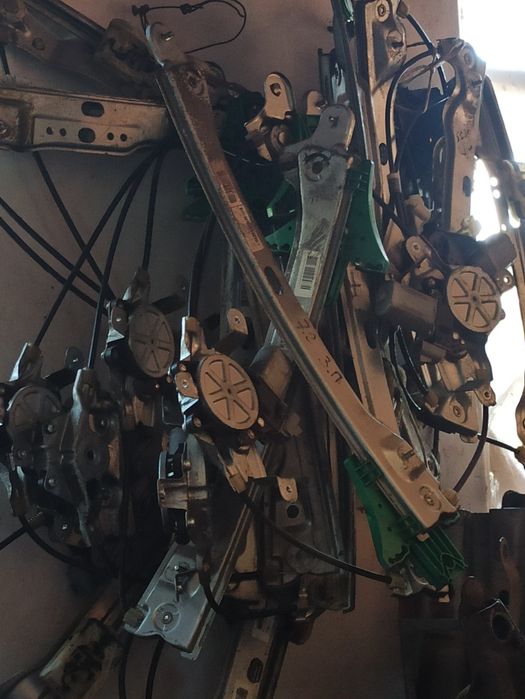 Стеклоподъёмники Geely